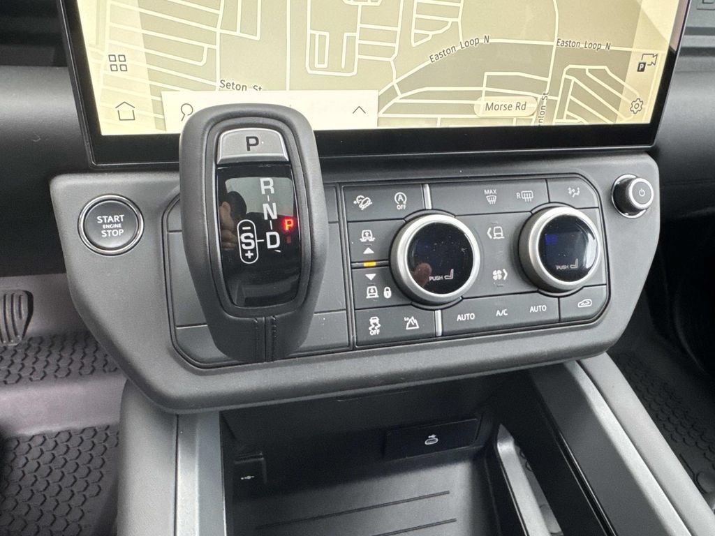 New 2026 Land Rover Defender 110 X-Dynamic SE AWD/4WD image 25