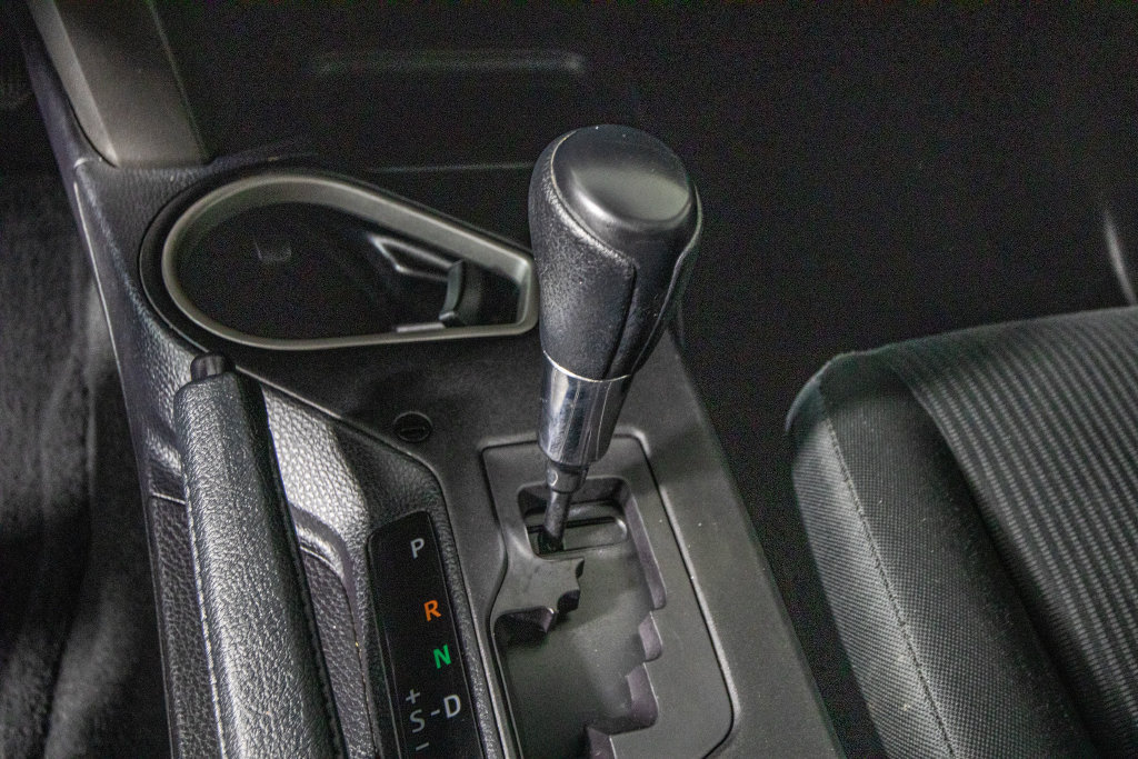 Used 2018 Toyota RAV4 LE FWD image 18