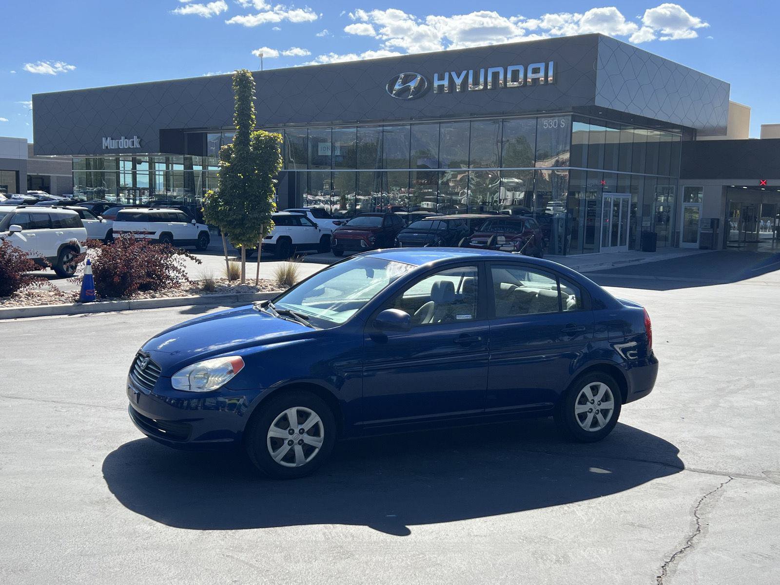 Used 2010 Hyundai Accent GLS FWD image 1