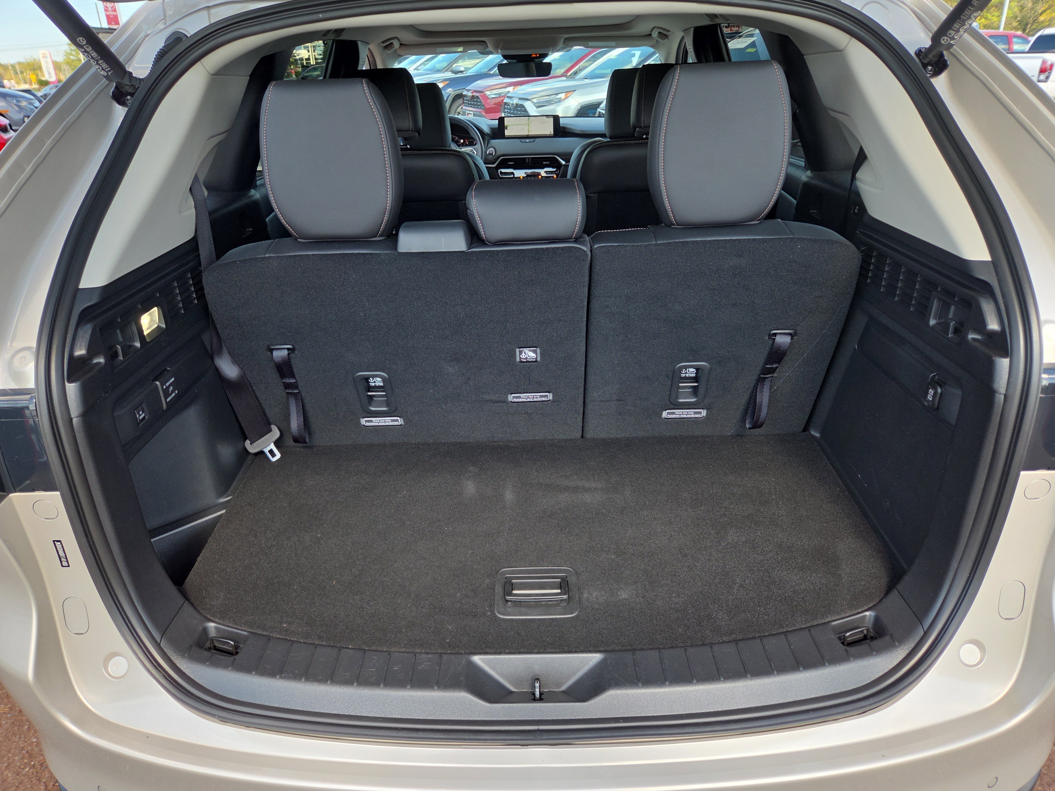 Used 2024 MAZDA CX-90 Plug-In Hybrid w/ Premium Pkg image 34