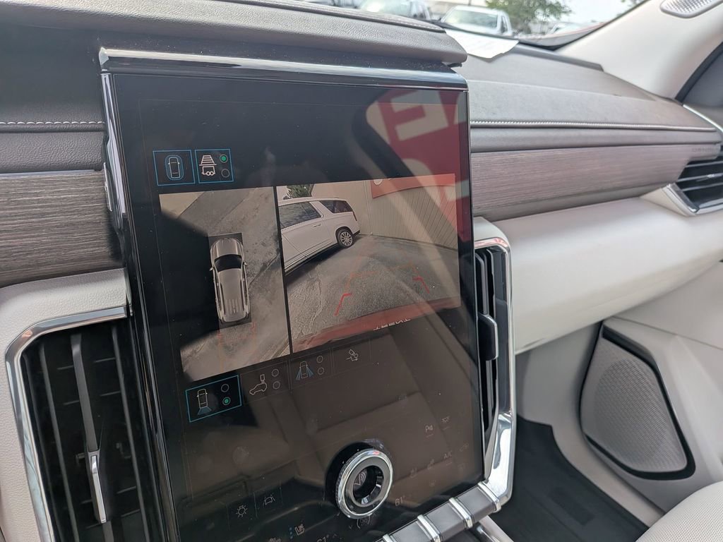 Certified 2025 GMC Acadia Denali w/ Super Cruise Package FWD image 20