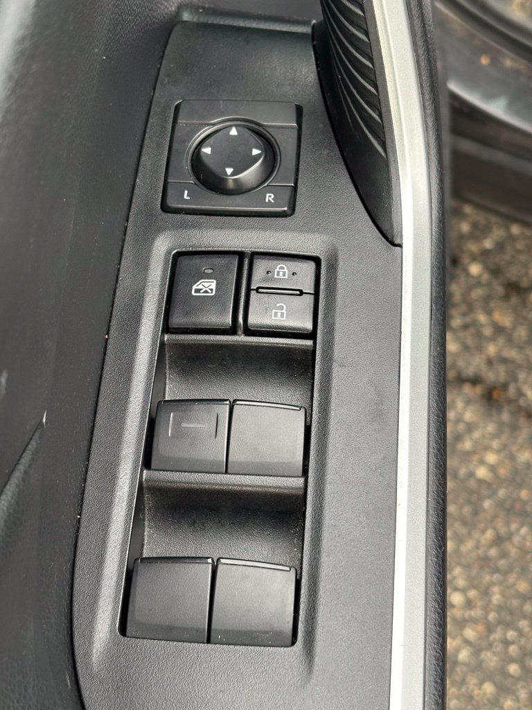 Used 2024 Toyota RAV4 LE AWD/4WD image 7
