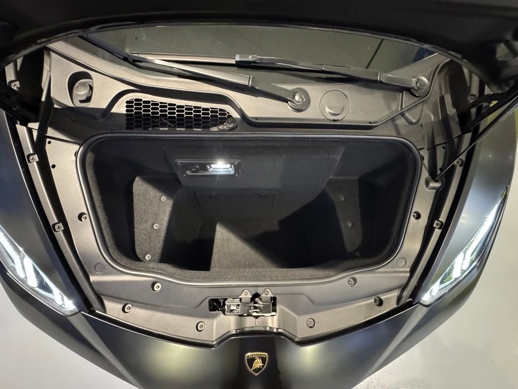 Used 2020 Lamborghini Huracan EVO image 29