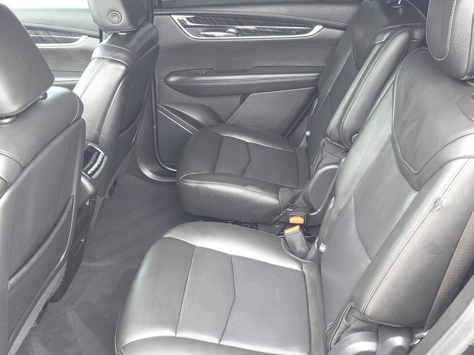 Used 2022 Cadillac XT6 Premium Luxury w/ Technology Package FWD image 19