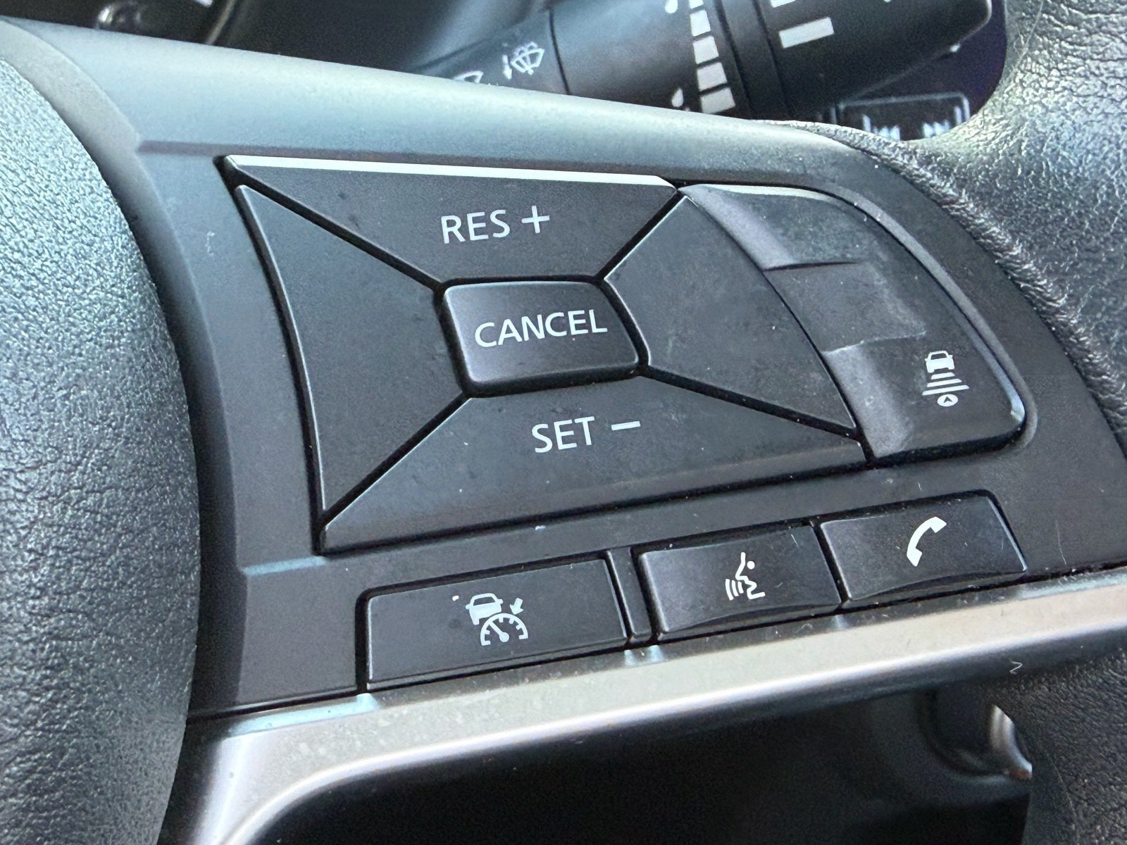 Used 2024 Nissan Kicks SV FWD image 29