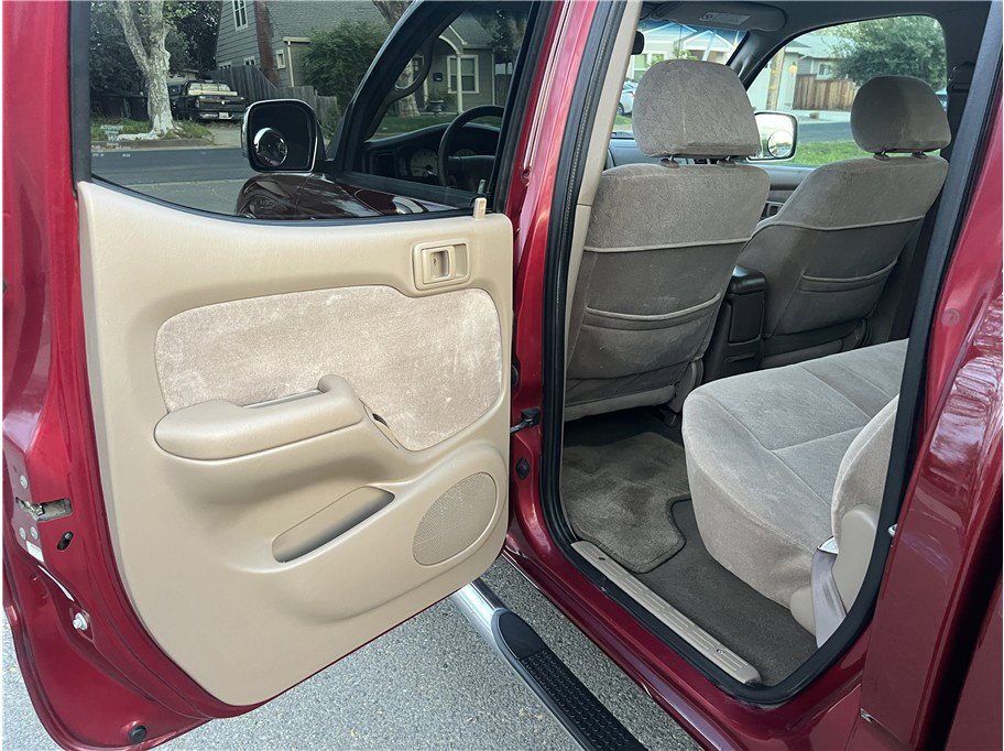 Used 2004 Toyota Tacoma PreRunner image 10