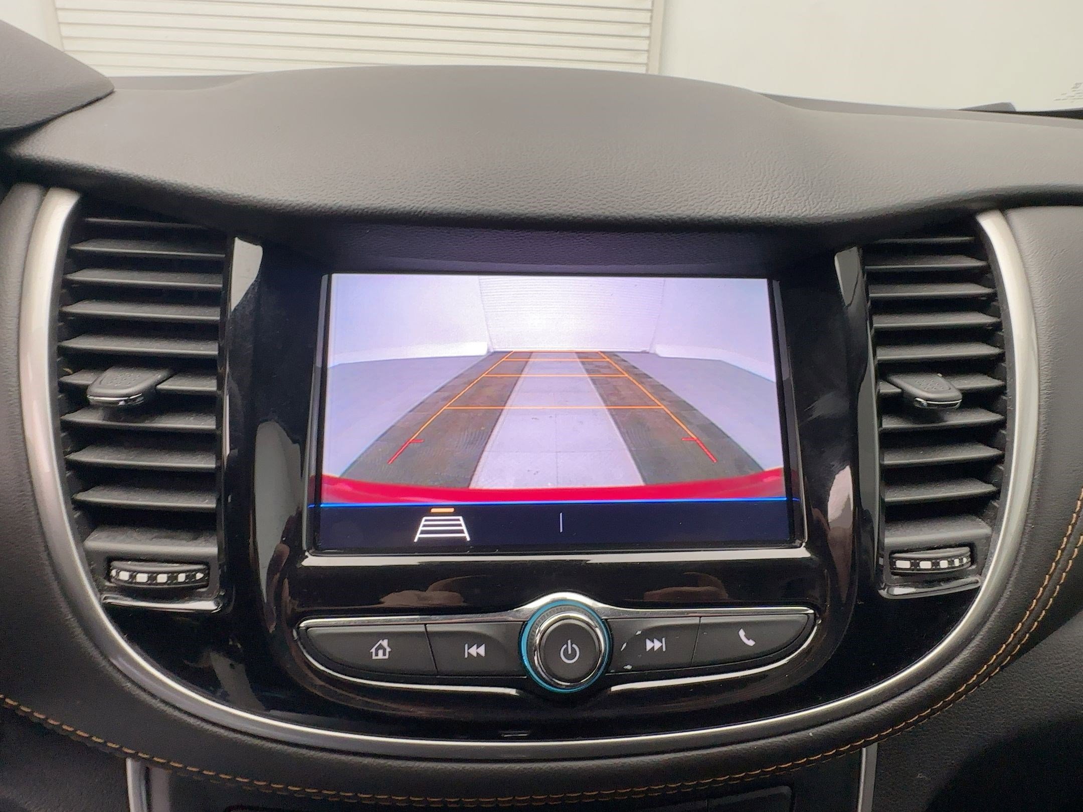 Certified 2021 Chevrolet Trax LT image 22