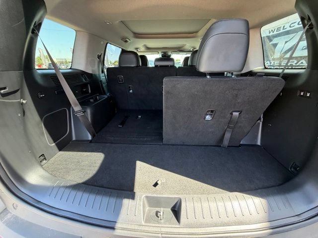 Used 2025 Hyundai Santa Fe Limited AWD/4WD image 16