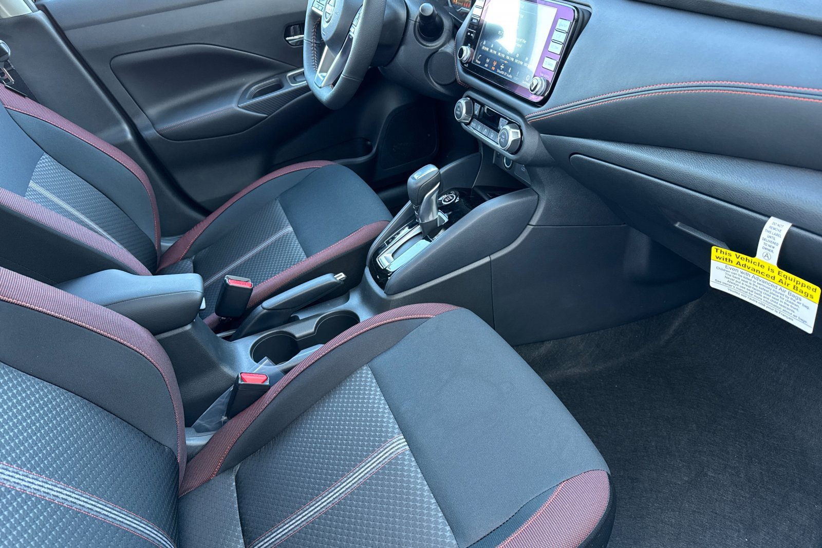 New 2025 Nissan Versa SR w/ Trunk Package image 12