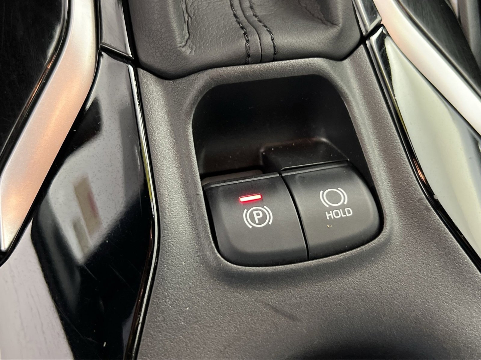 Used 2020 Toyota Corolla SE w/ Carpet Mat Package (TMS) FWD image 33