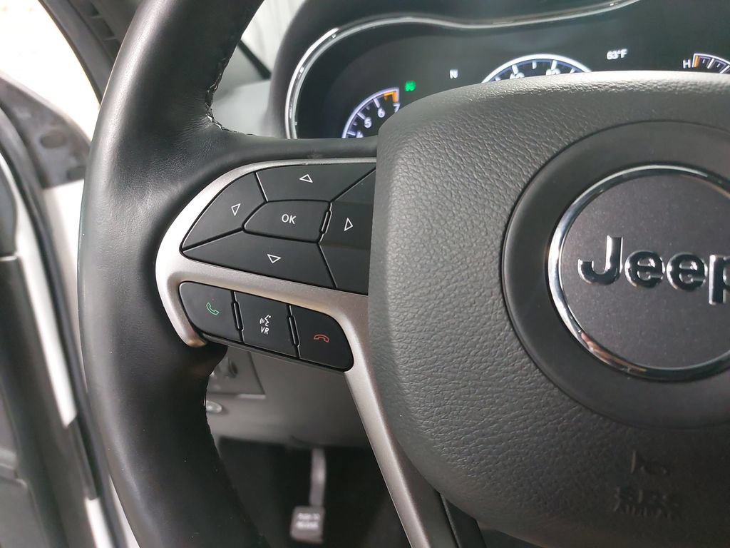 Used 2021 Jeep Grand Cherokee Laredo X AWD/4WD image 16