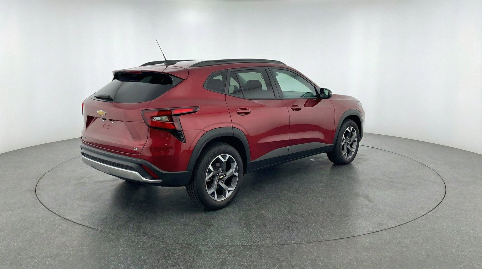 Used 2025 Chevrolet Trax LT FWD image 9