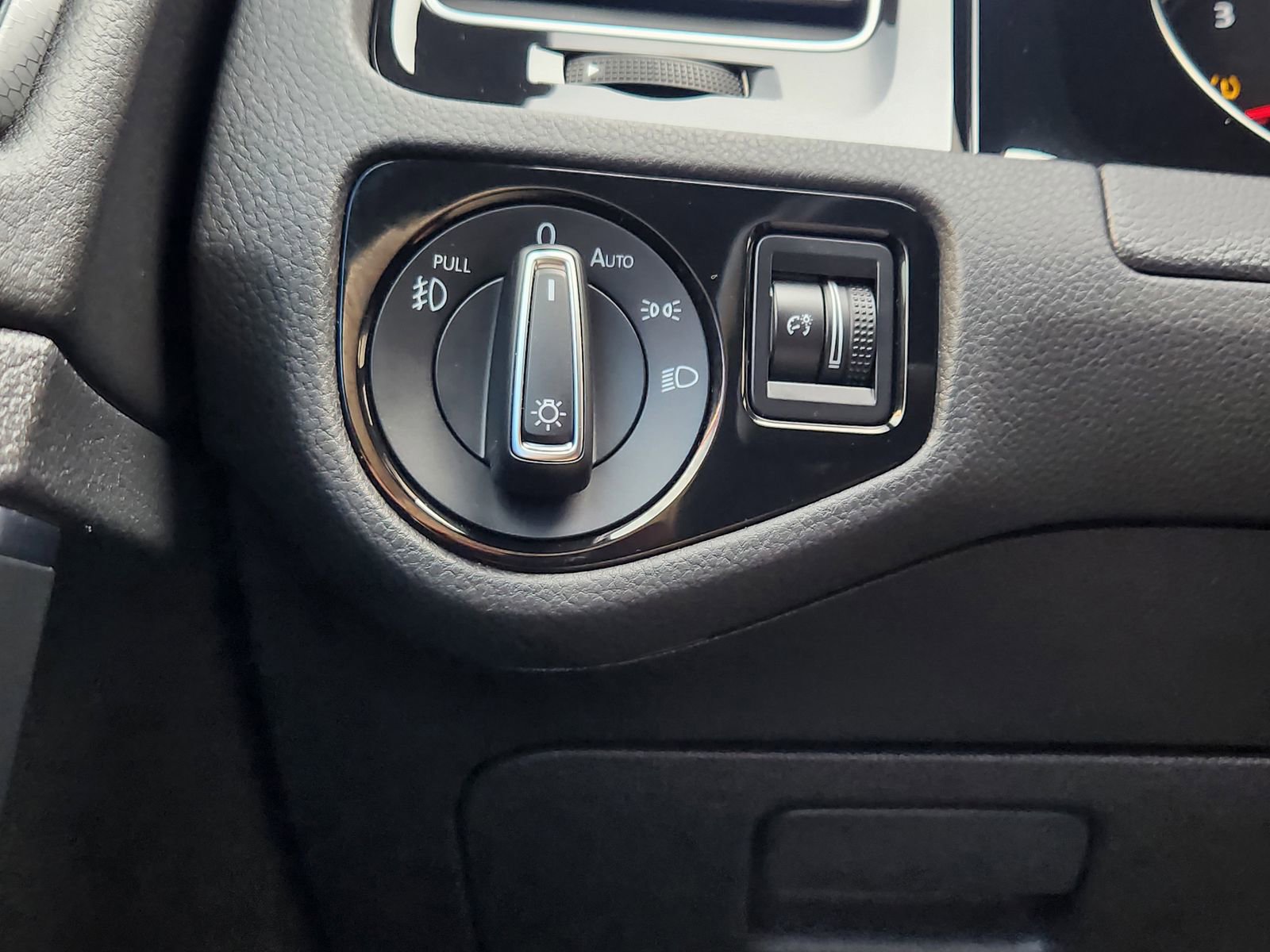 Used 2018 Volkswagen GTI S image 26