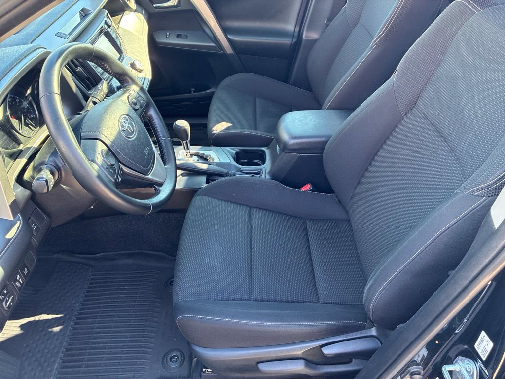 Used 2018 Toyota RAV4 XLE w/ Plus Extra Value Package AWD/4WD image 11