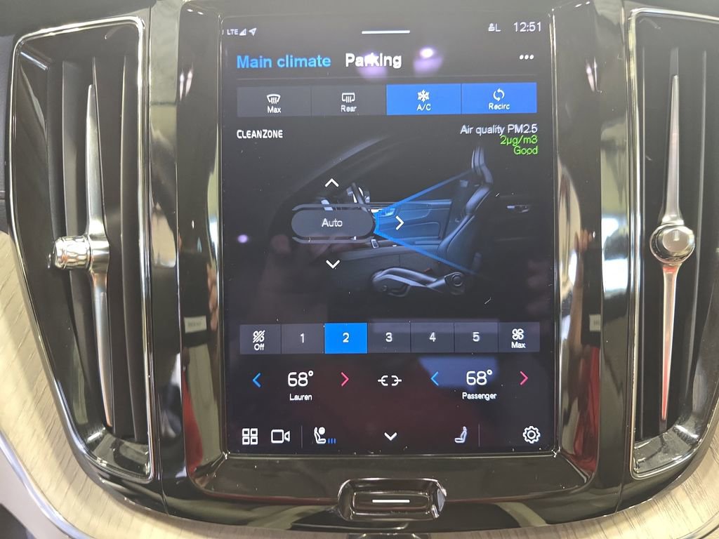 Used 2022 Volvo XC60 T8 Inscription w/ Advanced Package image 25