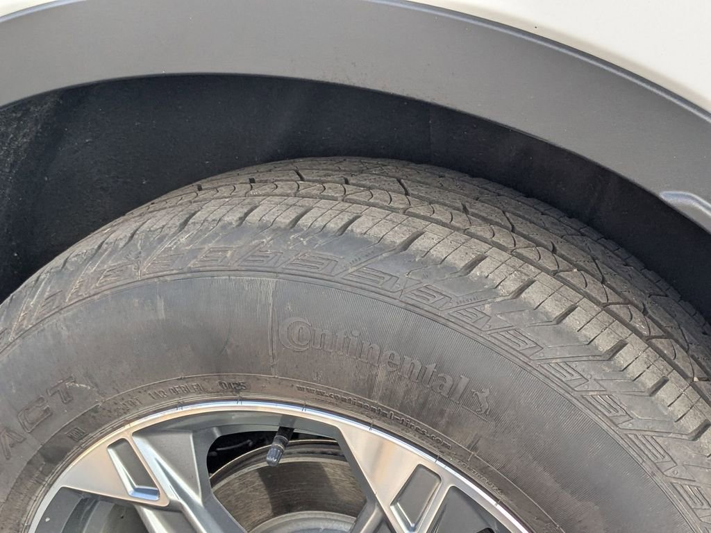 Used 2025 Chevrolet Blazer LT image 30