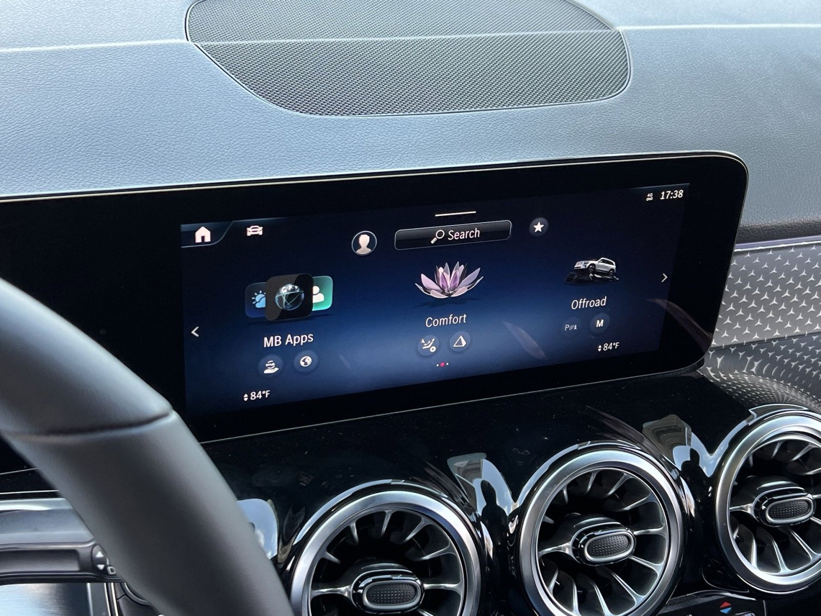 New 2026 Mercedes-Benz GLB 250 4MATIC image 18