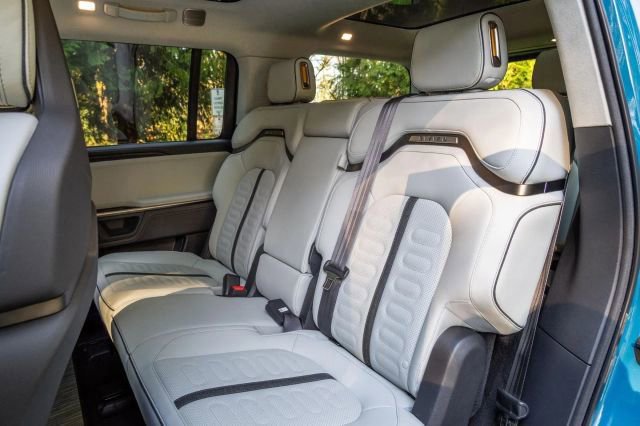 Used 2024 Rivian R1S Launch Edition image 26