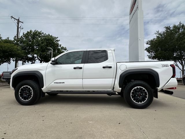 Used 2024 Toyota Tacoma TRD Off-Road AWD/4WD image 2