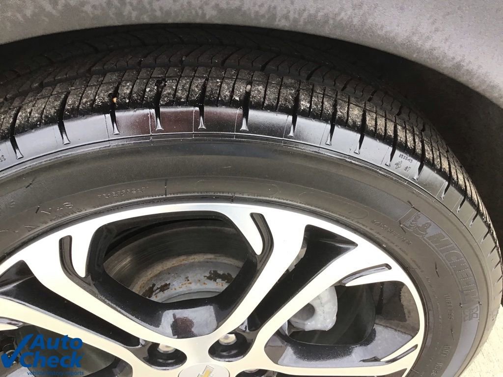 Used 2019 Chevrolet Bolt Premier w/ Infotainment Package image 46