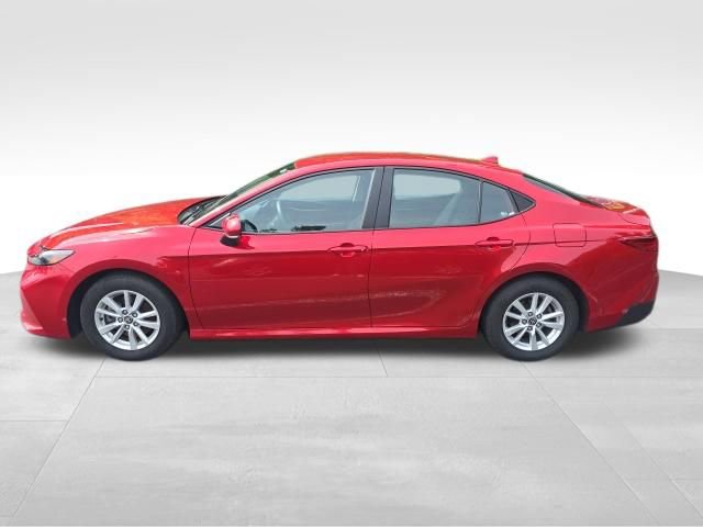 Used 2025 Toyota Camry LE FWD image 3