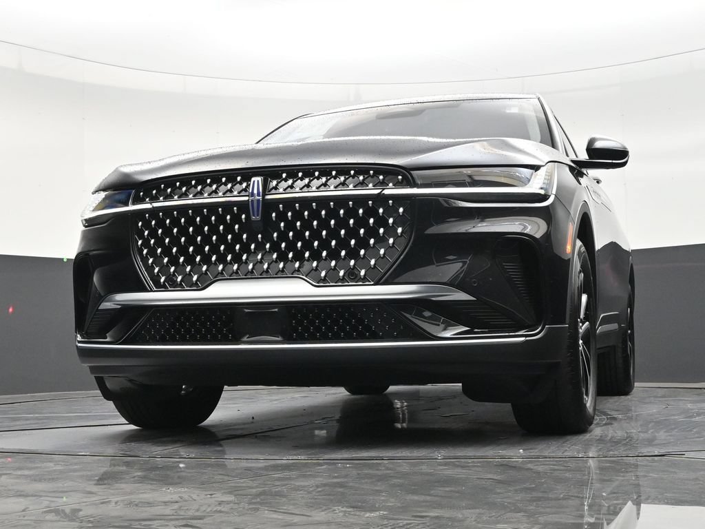 Used 2025 Lincoln Nautilus Premier AWD/4WD image 29