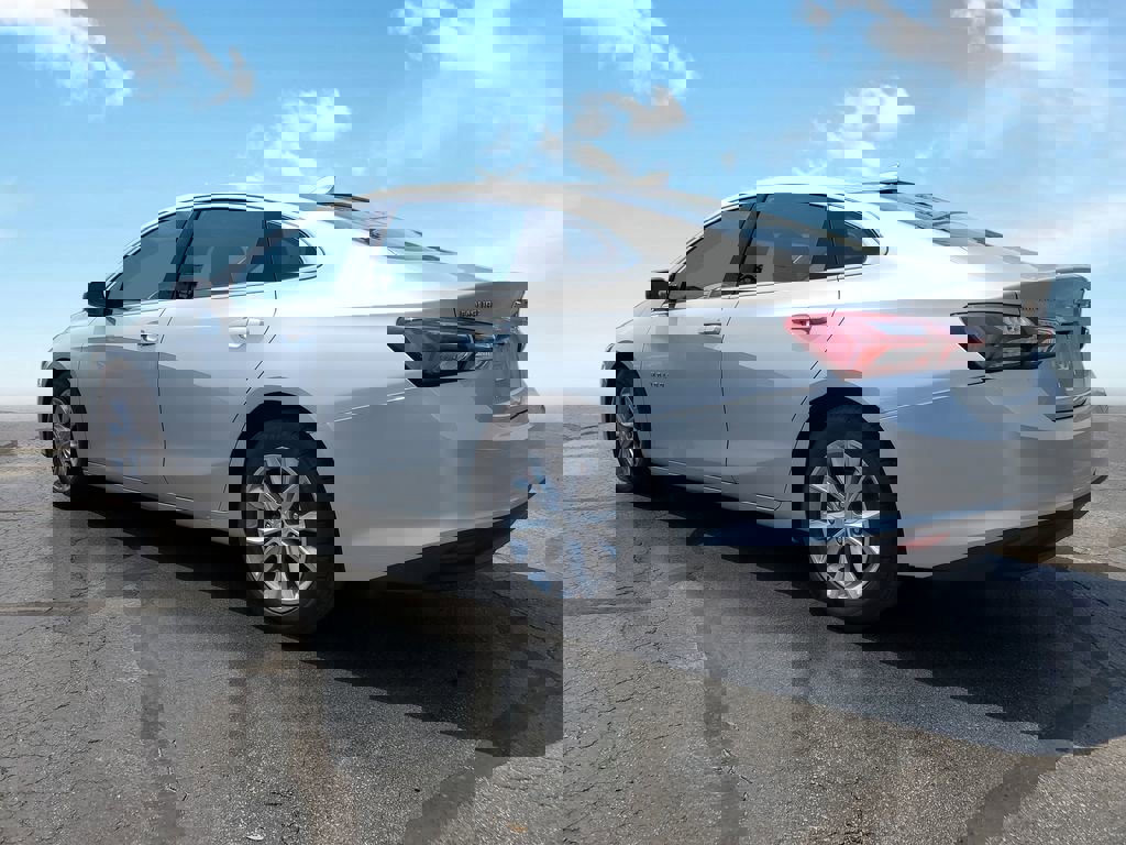 Used 2019 Chevrolet Malibu LT image 3