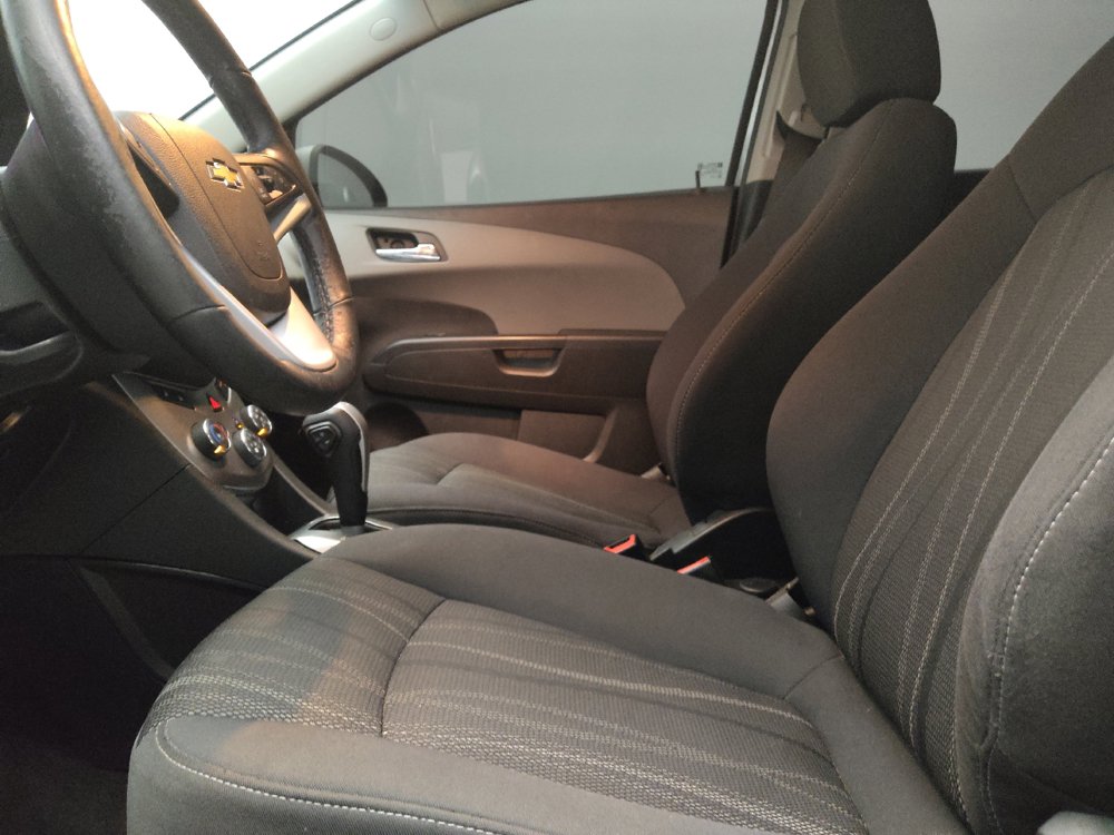 Used 2019 Chevrolet Sonic LT w/ Convenience Package FWD image 17