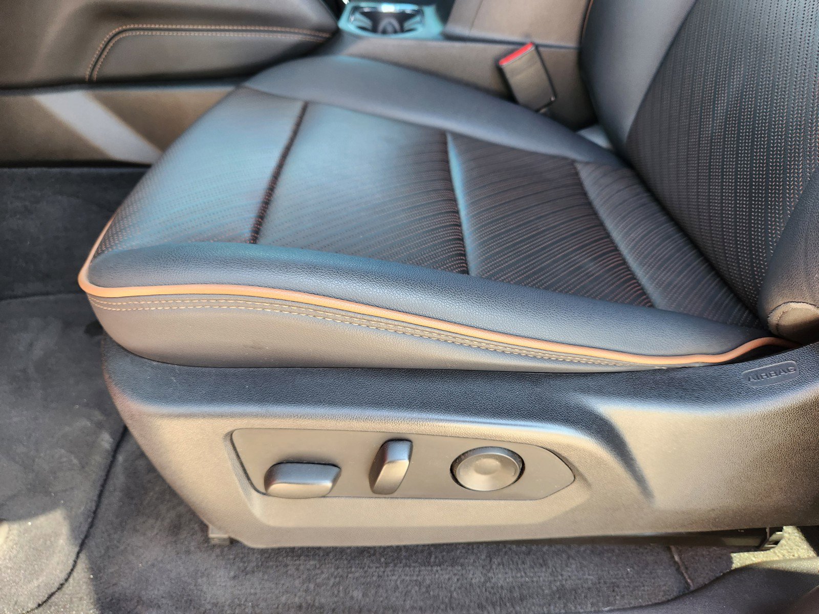 Certified 2024 GMC Canyon AT4 w/ AT4 Premium Package image 21