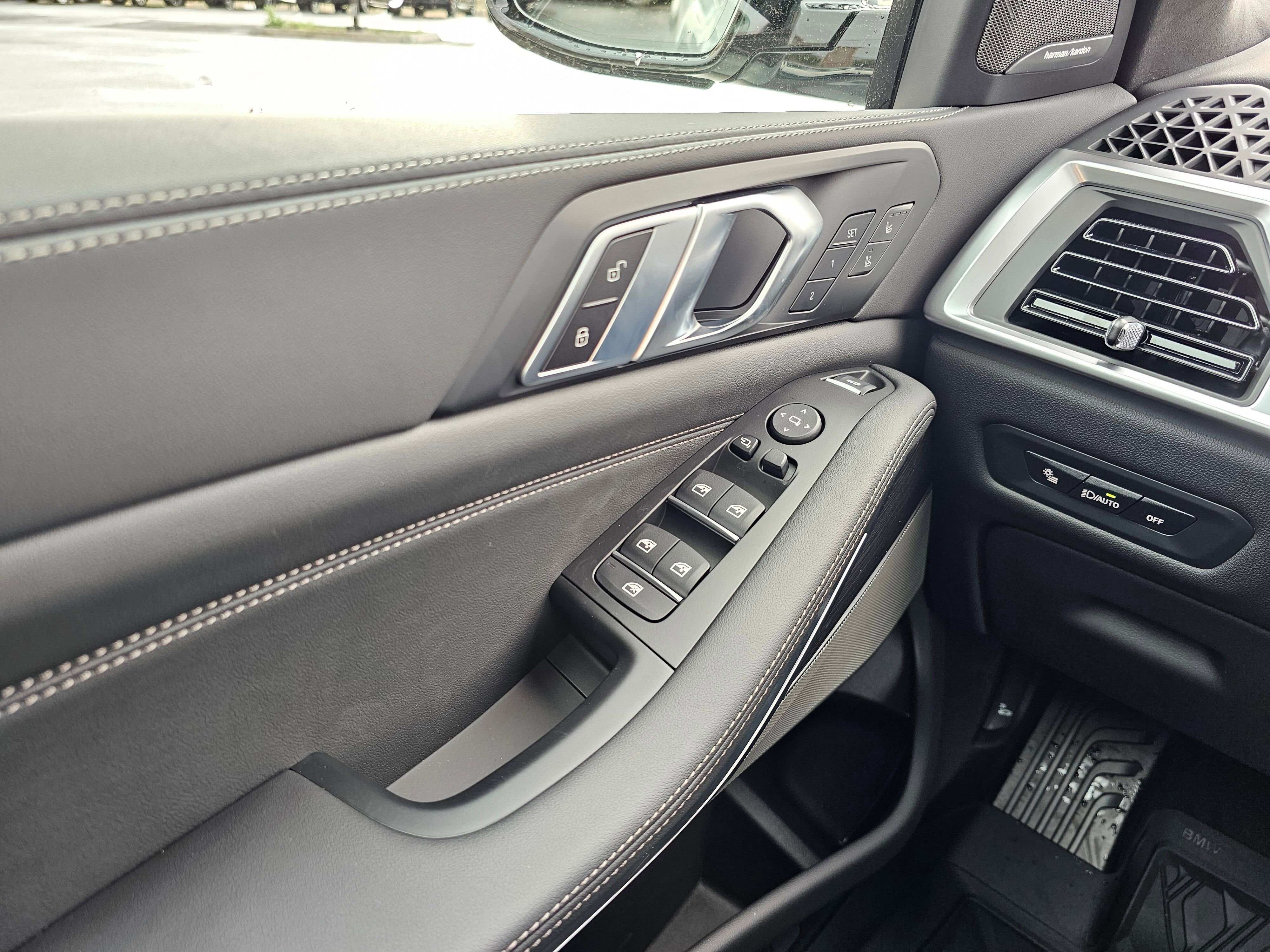 New 2026 BMW X5 xDrive40i w/ M Sport Package image 29