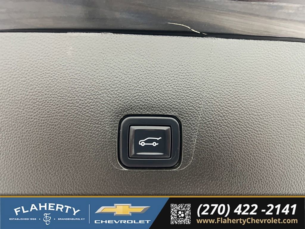 Used 2022 Chevrolet Traverse RS w/ LPO, Floor Liner Package AWD/4WD image 22