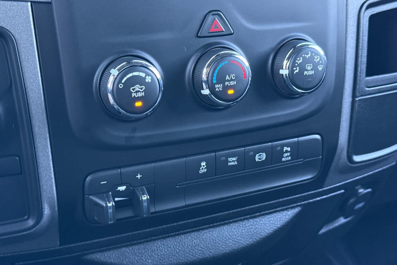 Used 2018 RAM 2500 Tradesman w/ Chrome Appearance Group AWD/4WD image 21