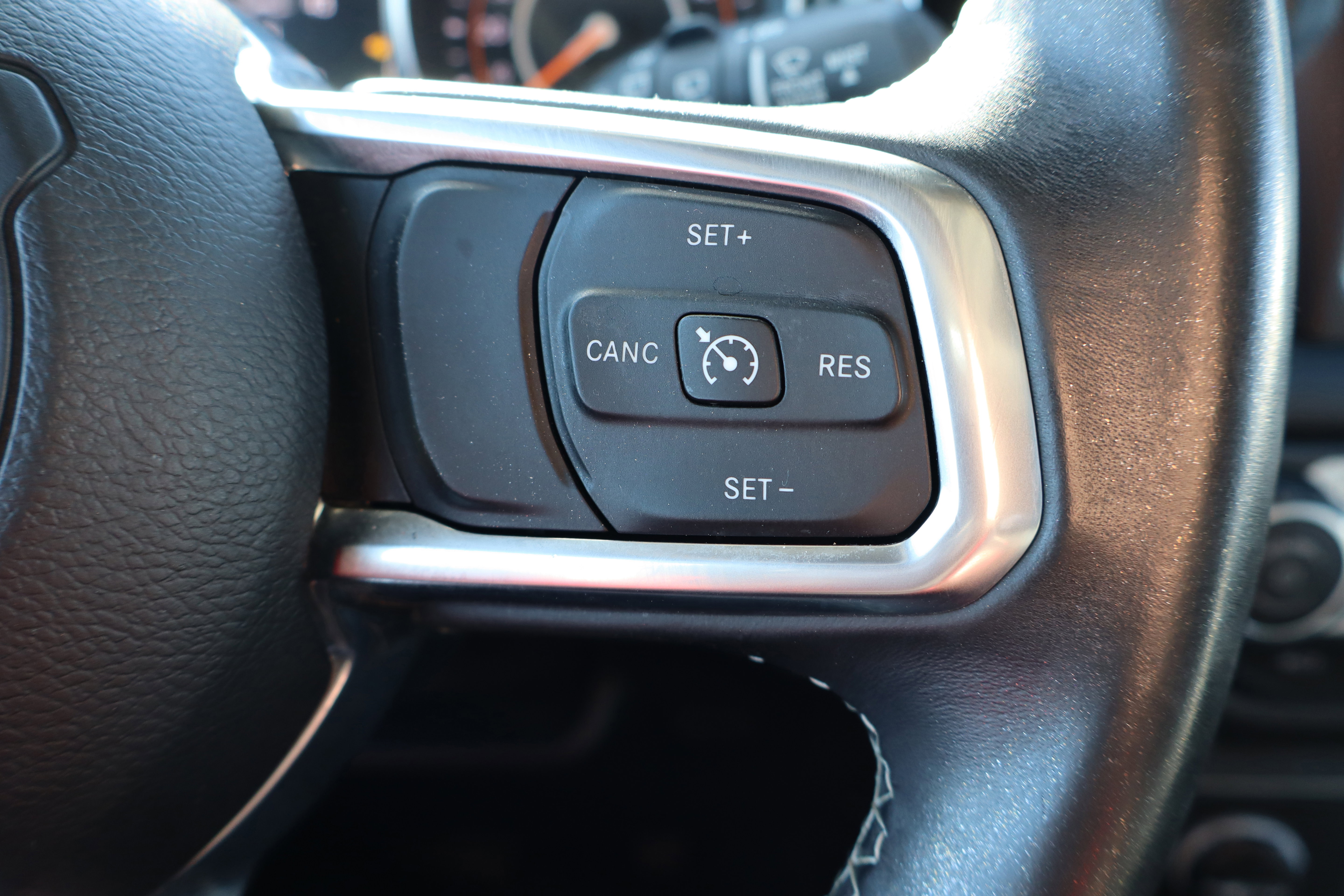 Used 2018 Jeep Wrangler Unlimited Sahara image 17