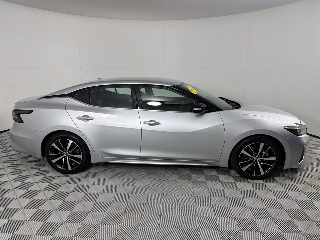 Used 2022 Nissan Maxima SV image 4