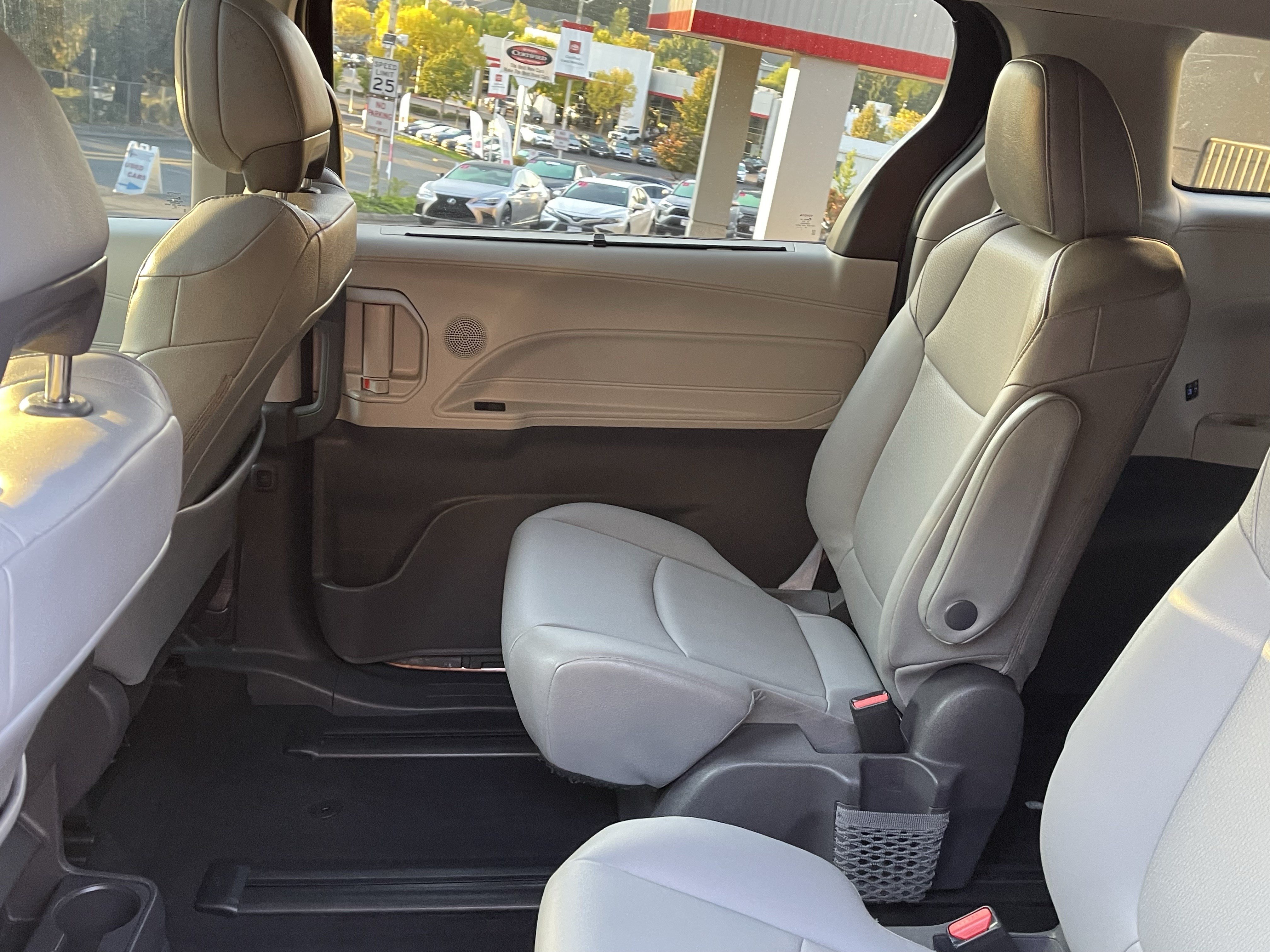 Certified 2021 Toyota Sienna XLE AWD/4WD image 15