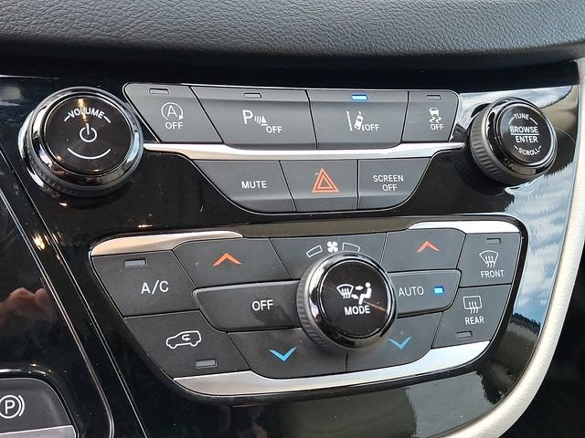 Used 2021 Chrysler Pacifica Touring-L FWD image 18