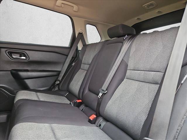 Used 2024 Nissan Rogue SV AWD/4WD image 18