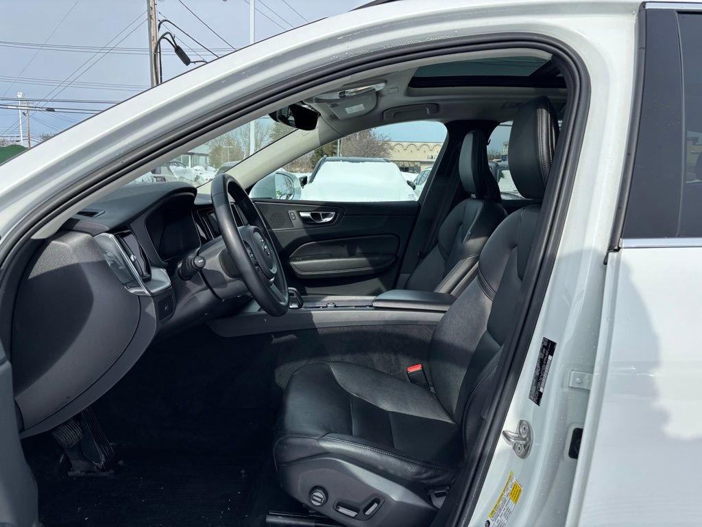 Certified 2023 Volvo XC60 B5 Core w/ Climate Package image 17