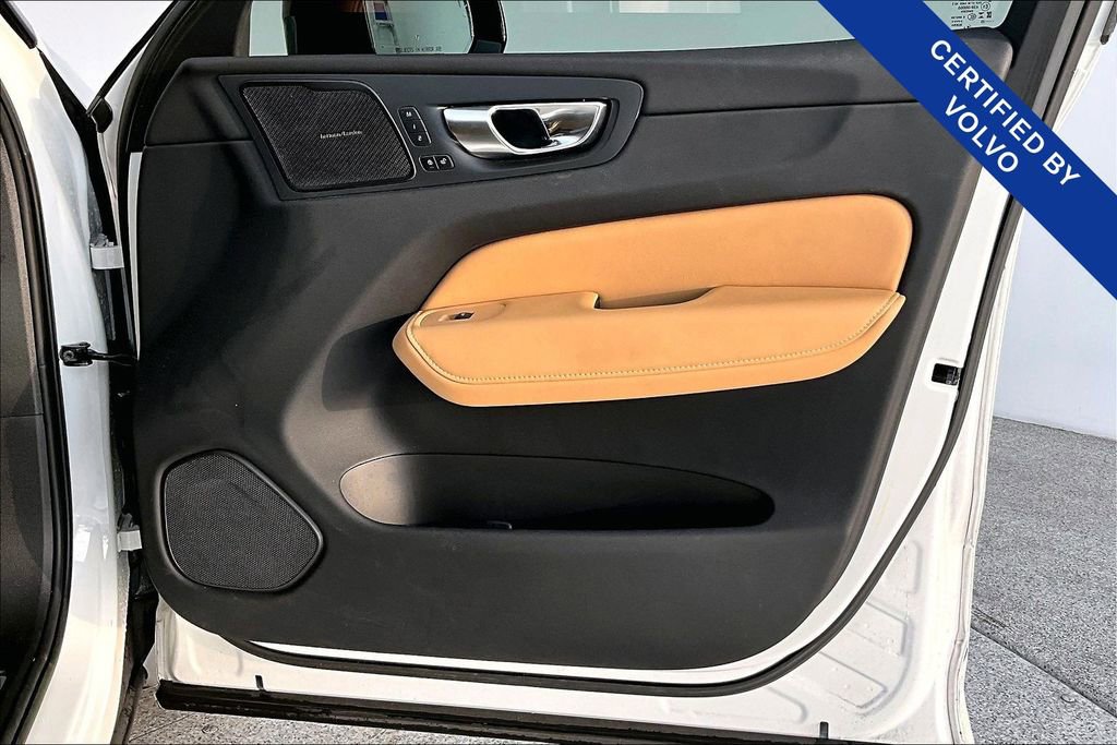 Used 2023 Volvo XC60 B5 Ultimate w/ Protection Package Premier image 25