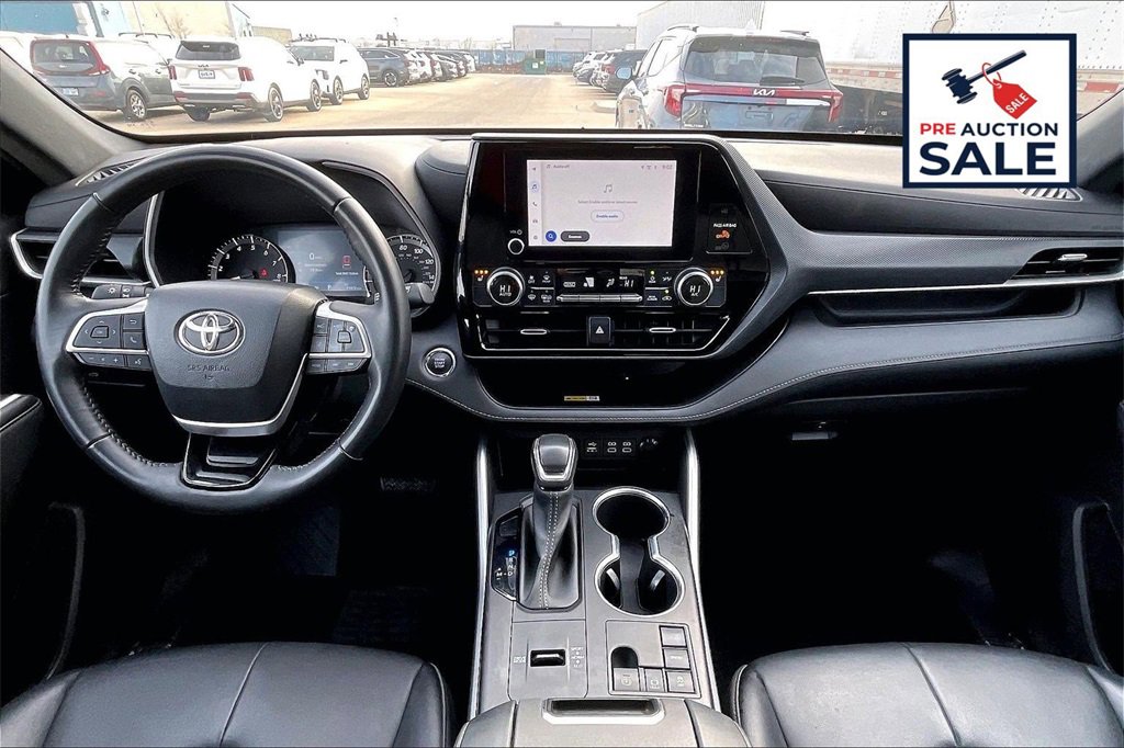 Used 2023 Toyota Highlander XSE image 15