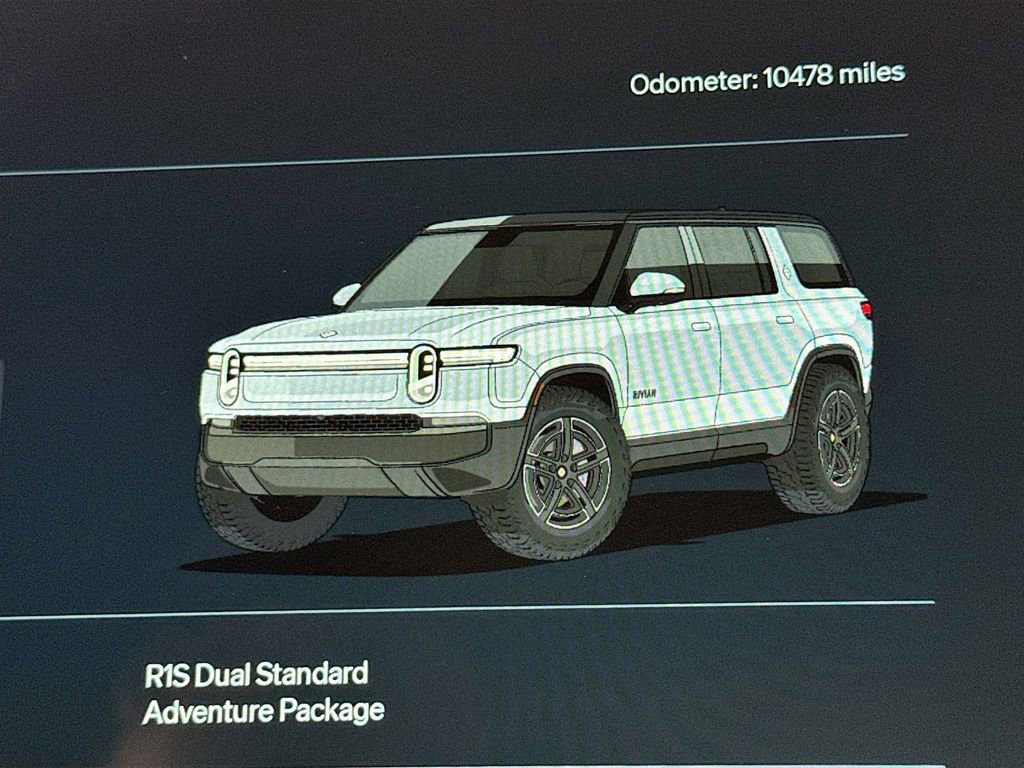 Used 2025 Rivian R1S Adventure image 11