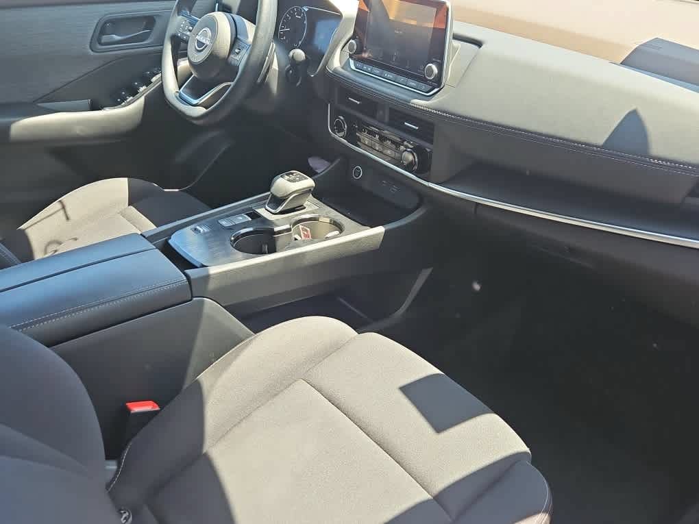 Used 2023 Nissan Rogue S FWD image 13
