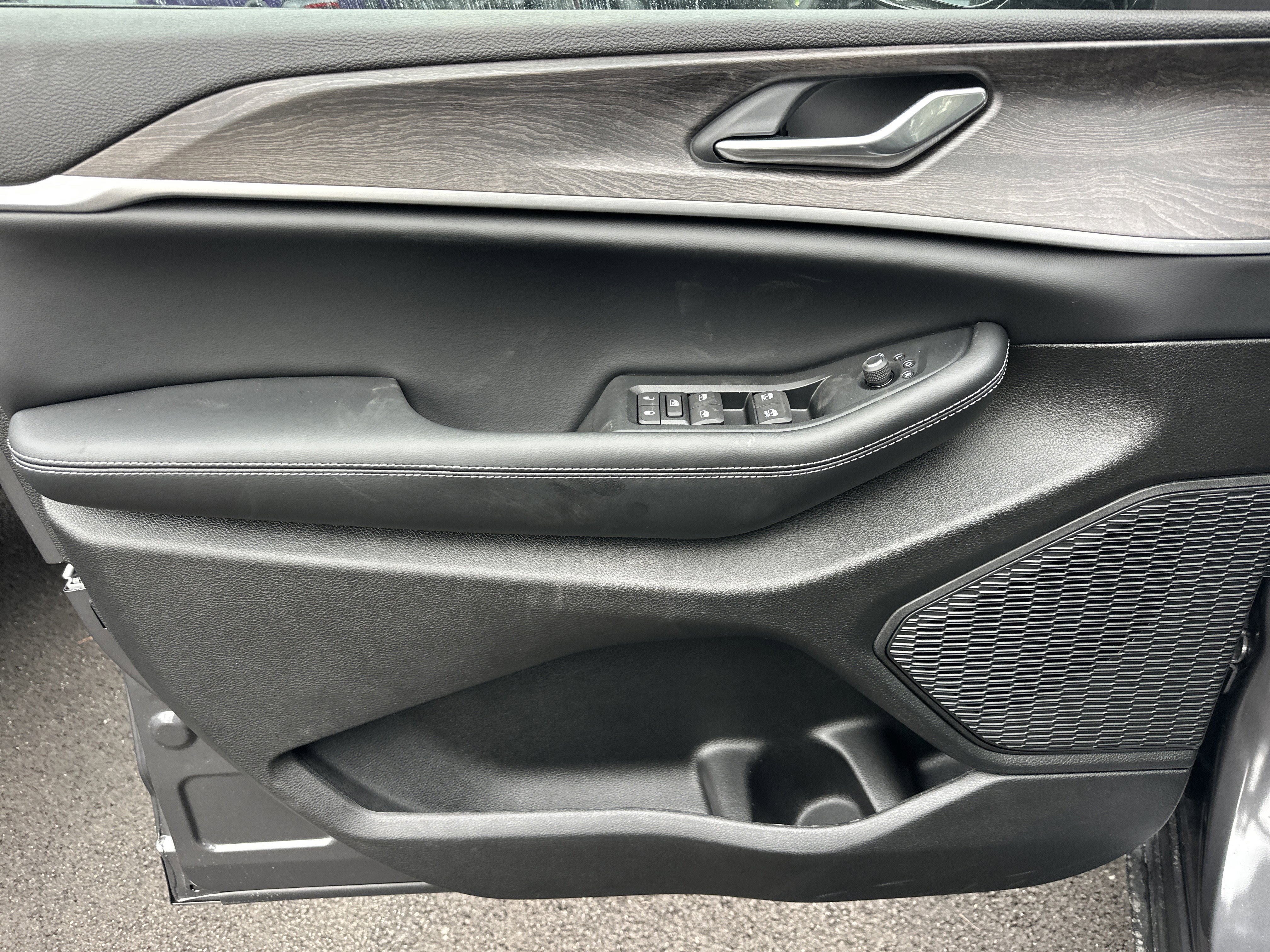 New 2026 Jeep Grand Cherokee Altitude image 28