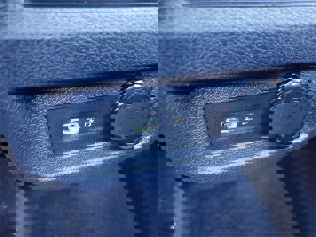 Certified 2022 Volkswagen Tiguan SE R-Line image 13