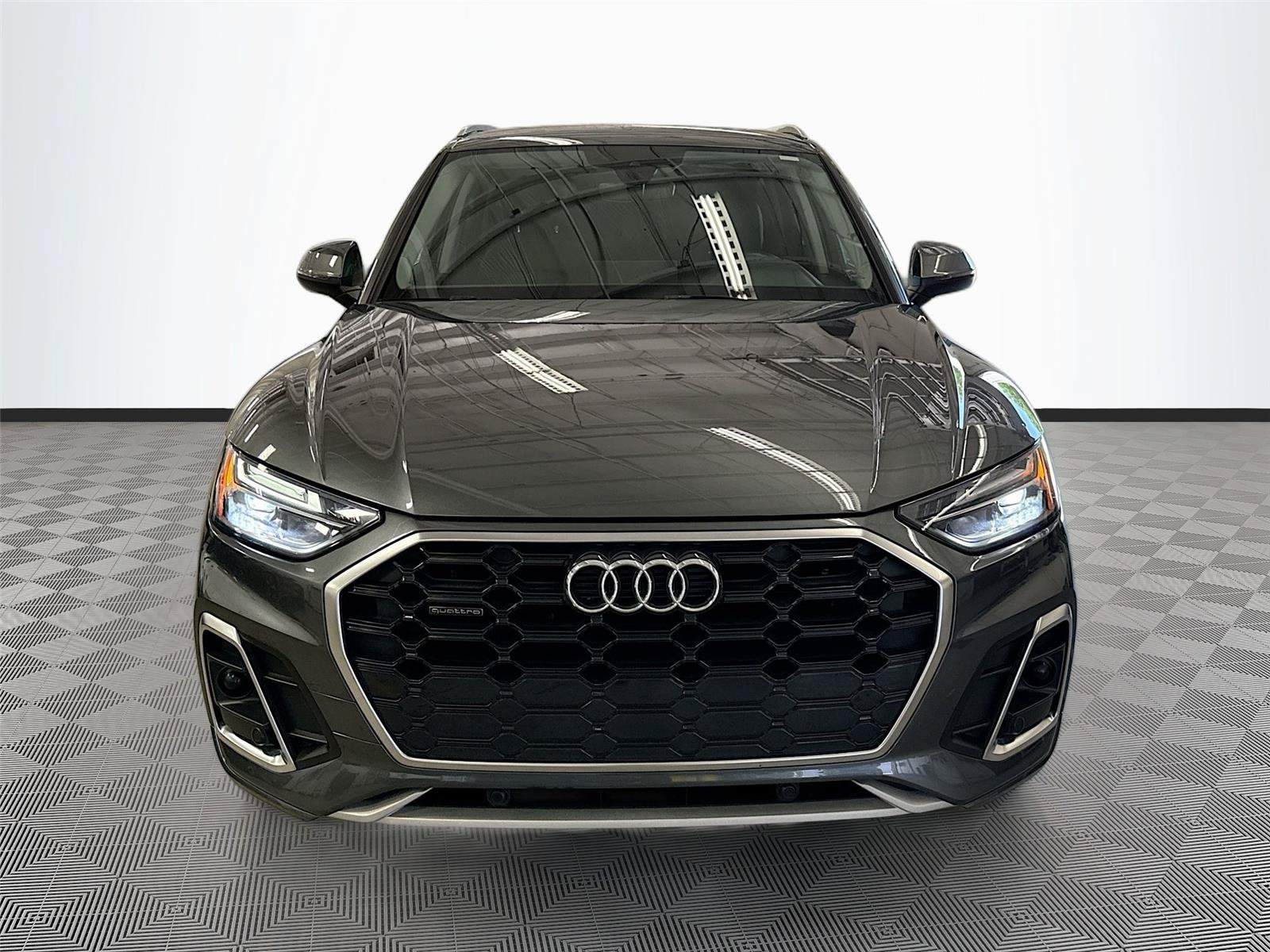 Certified 2023 Audi Q5 2.0T Premium w/ Convenience Package AWD/4WD image 2