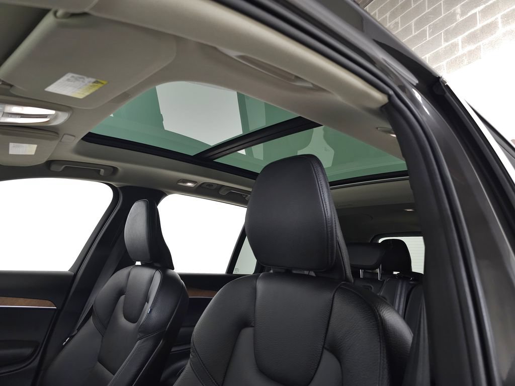 Certified 2024 Volvo XC90 T8 Plus w/ Protection Package Premier AWD/4WD image 20