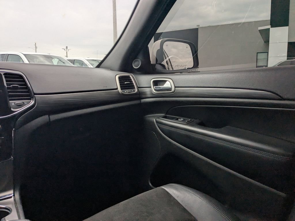 Used 2020 Jeep Grand Cherokee Altitude image 16