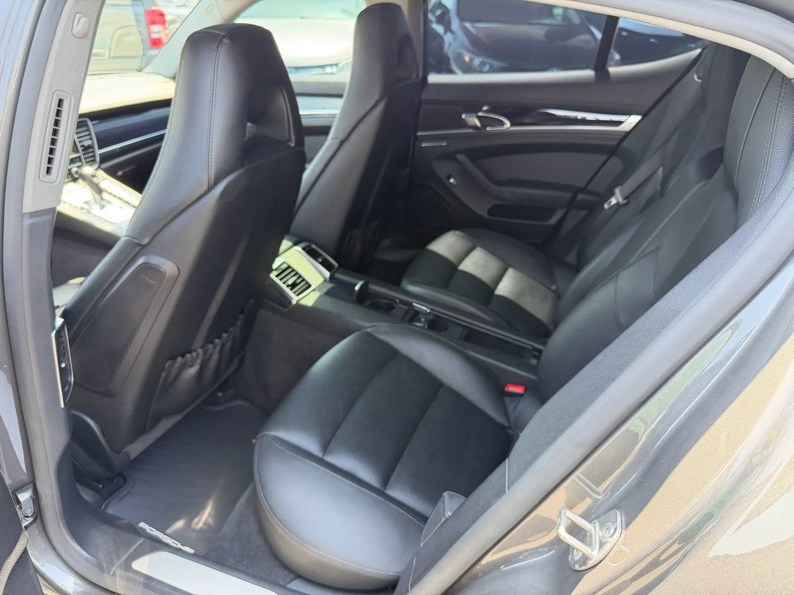 Used 2014 Porsche Panamera 4 AWD/4WD image 32