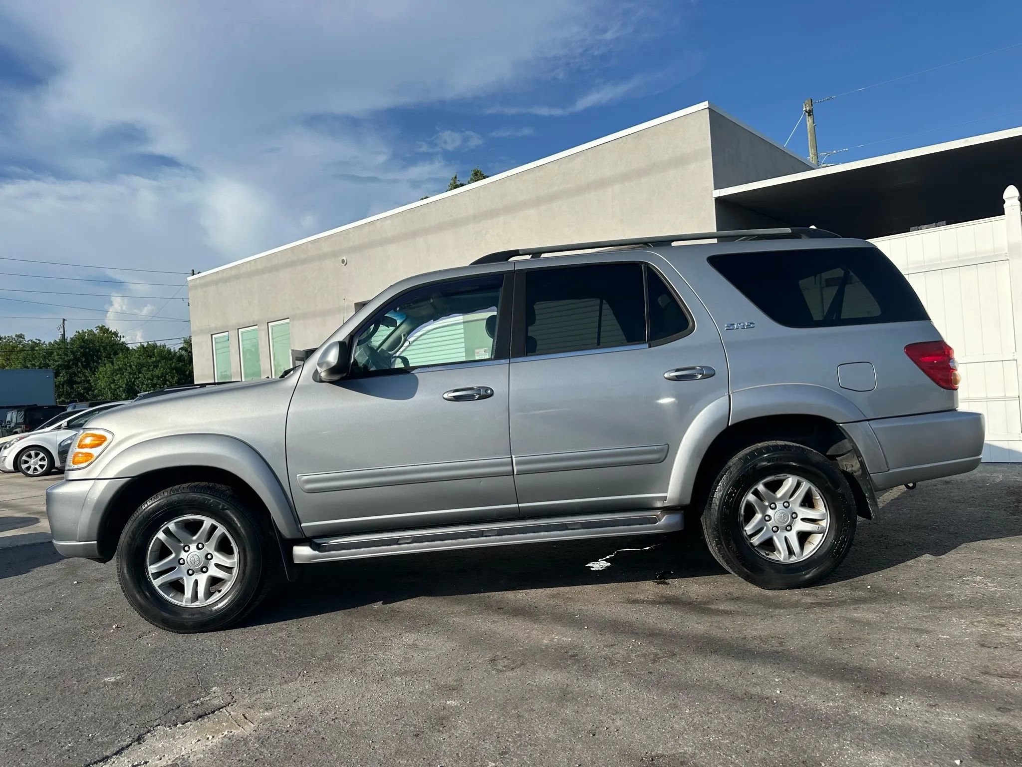 Used 2003 Toyota Sequoia SR5 RWD image 2