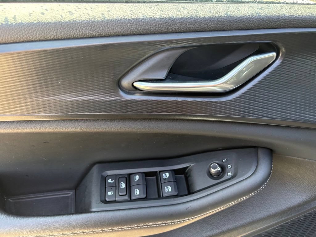 Used 2024 Jeep Grand Cherokee Altitude AWD/4WD image 14